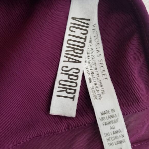 Victoria Secret Cross Back Sports Bra - Picture 9 of 9